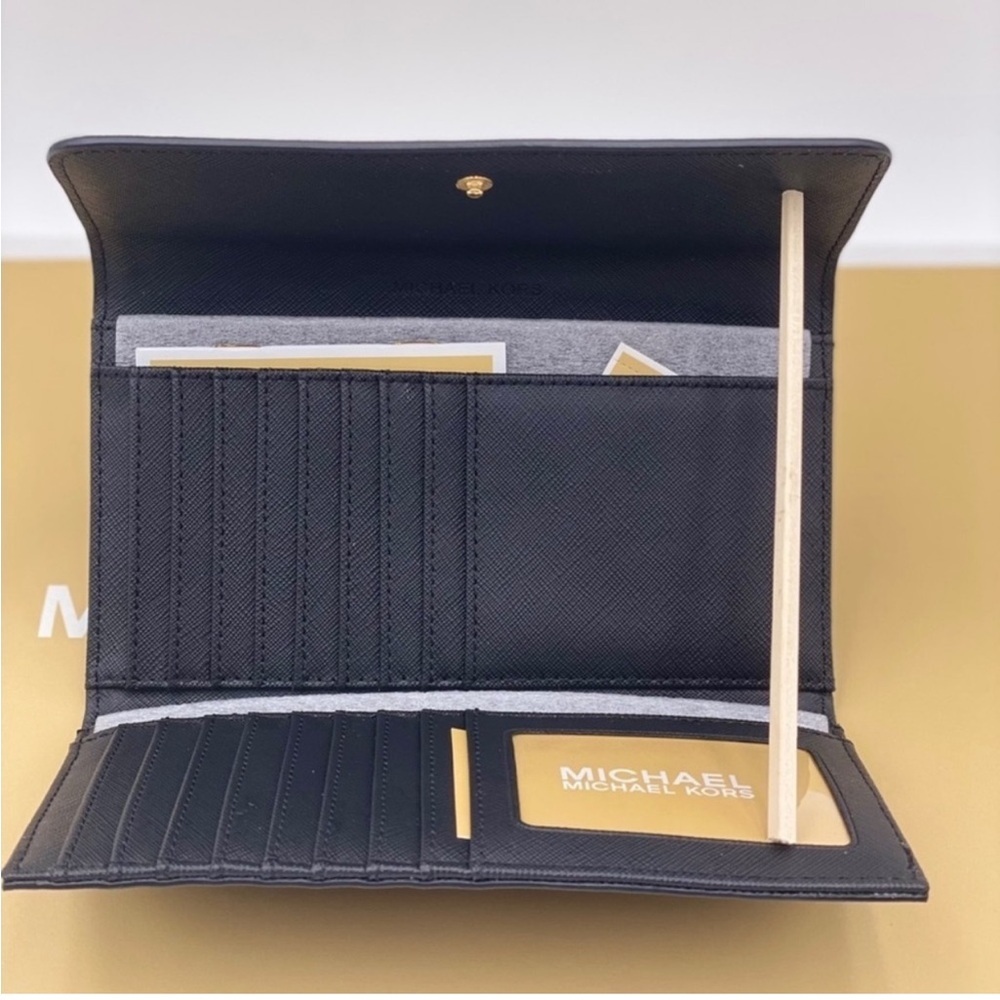 Michael Kors Trifold Wallet Black Color - Picture 5 of 7